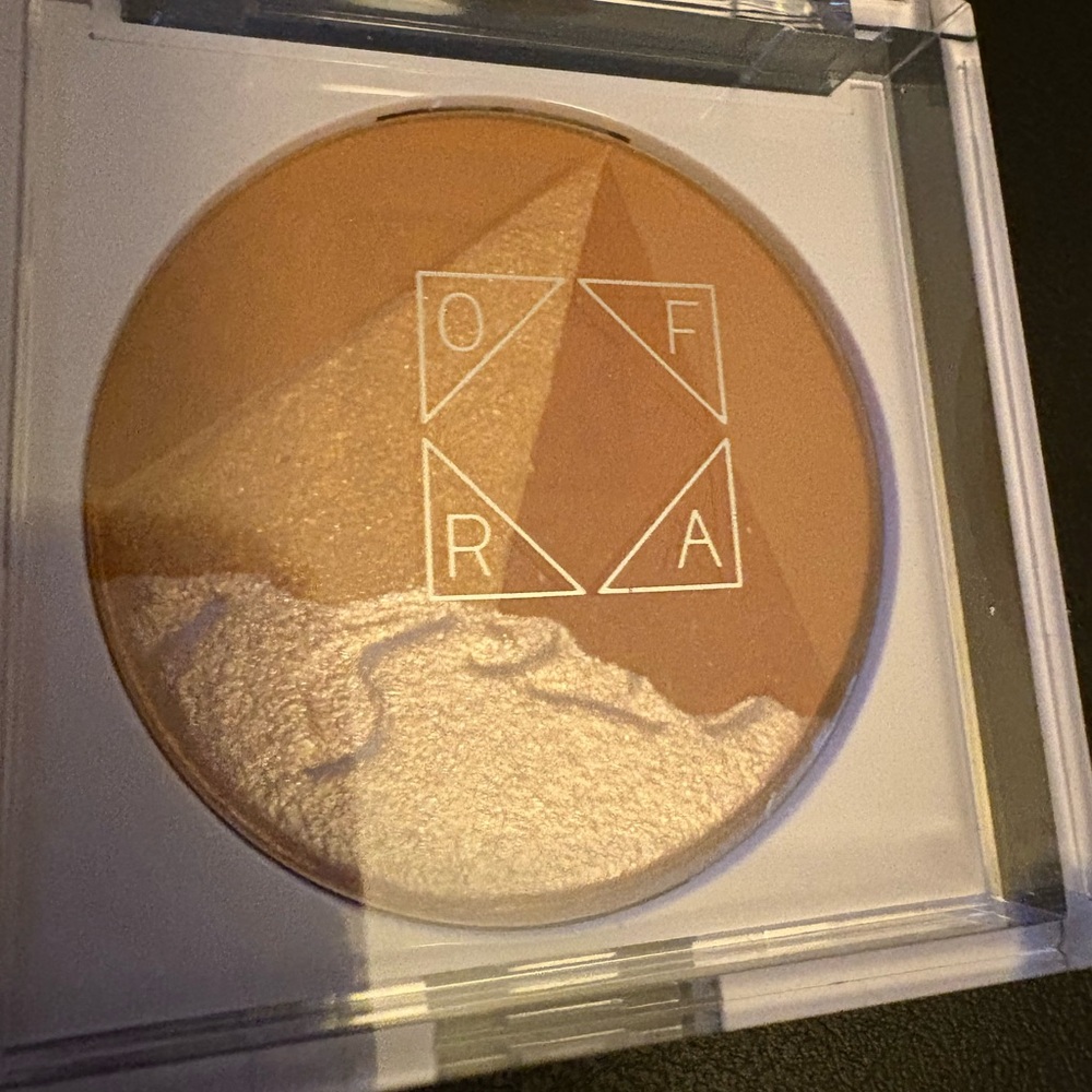 OFRA Dual-Tone Highlighter and Bronzer Compact